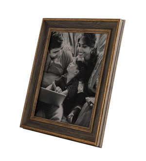 Wooden frame with border lining