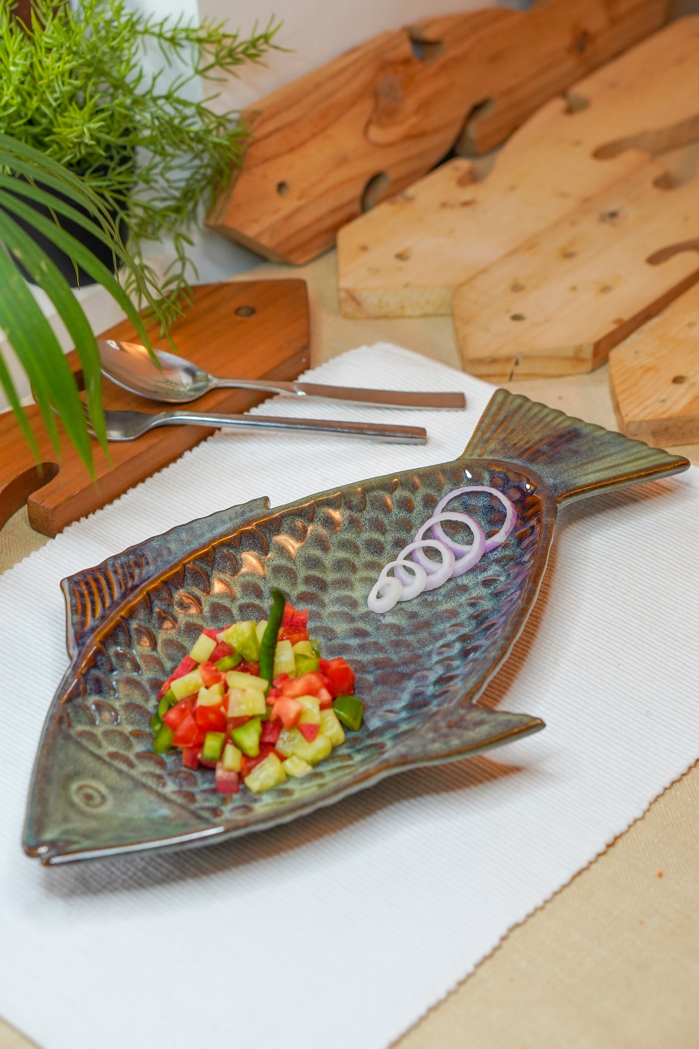 Ceramic fish shape platter – Gaia Pottery In - Main Image