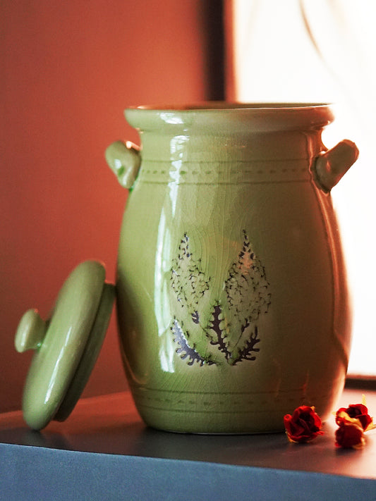 Jar With Lid Vase