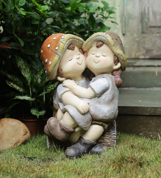 Frp Garden Décor Boy & Girl Hugging
