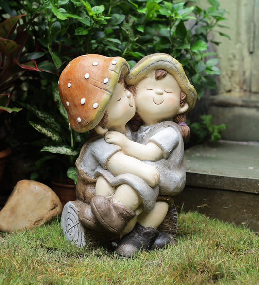 Frp Garden Décor Boy & Girl Hugging