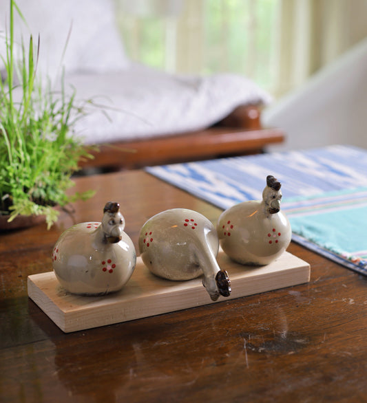 Cute Hen Set Of Three Decor