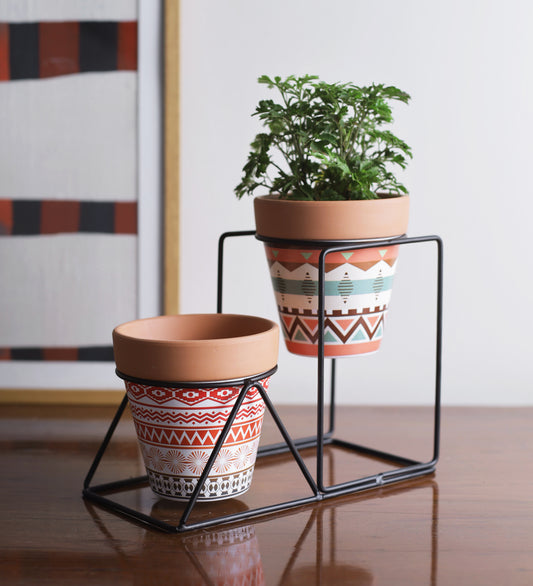 Pot Holder With Stand And Pots
