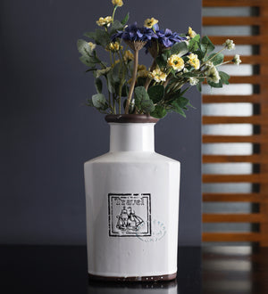 Travel ceramic vase