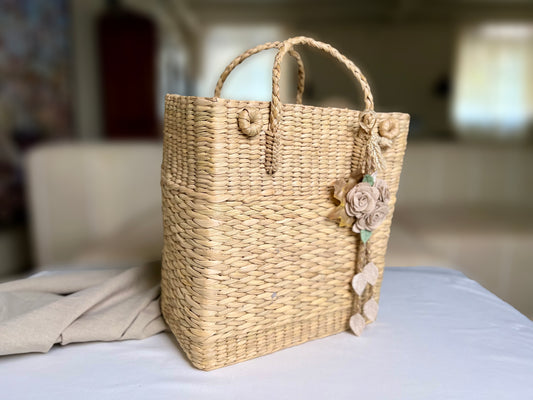 Kauna Grass Bag With Flower And Decor